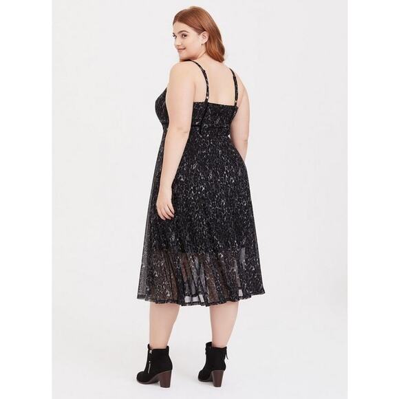 Torrid NWOT Dark Grey Leopard Print Mesh Velvet Piping V-Neck Midi Dress Size 1X - Picture 9 of 12